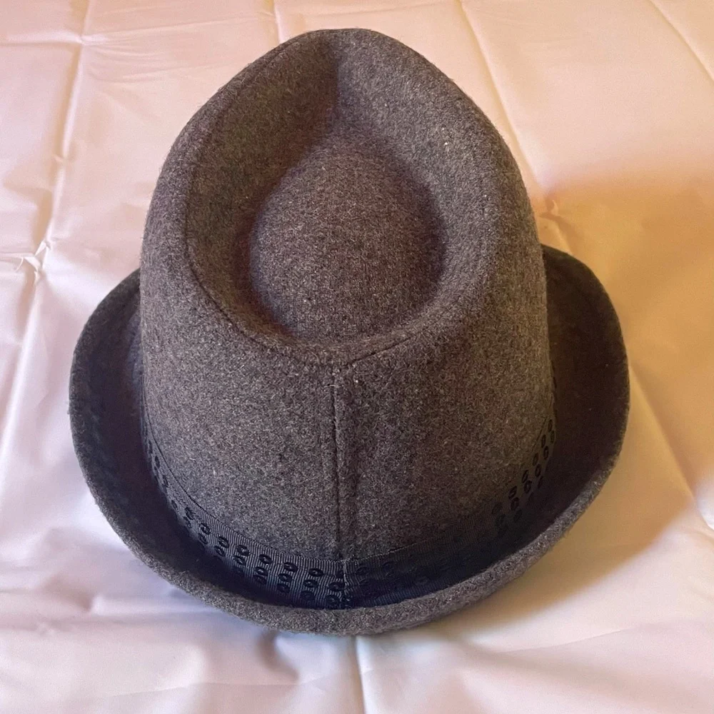 Gray Fedora Hat with Sequence strap